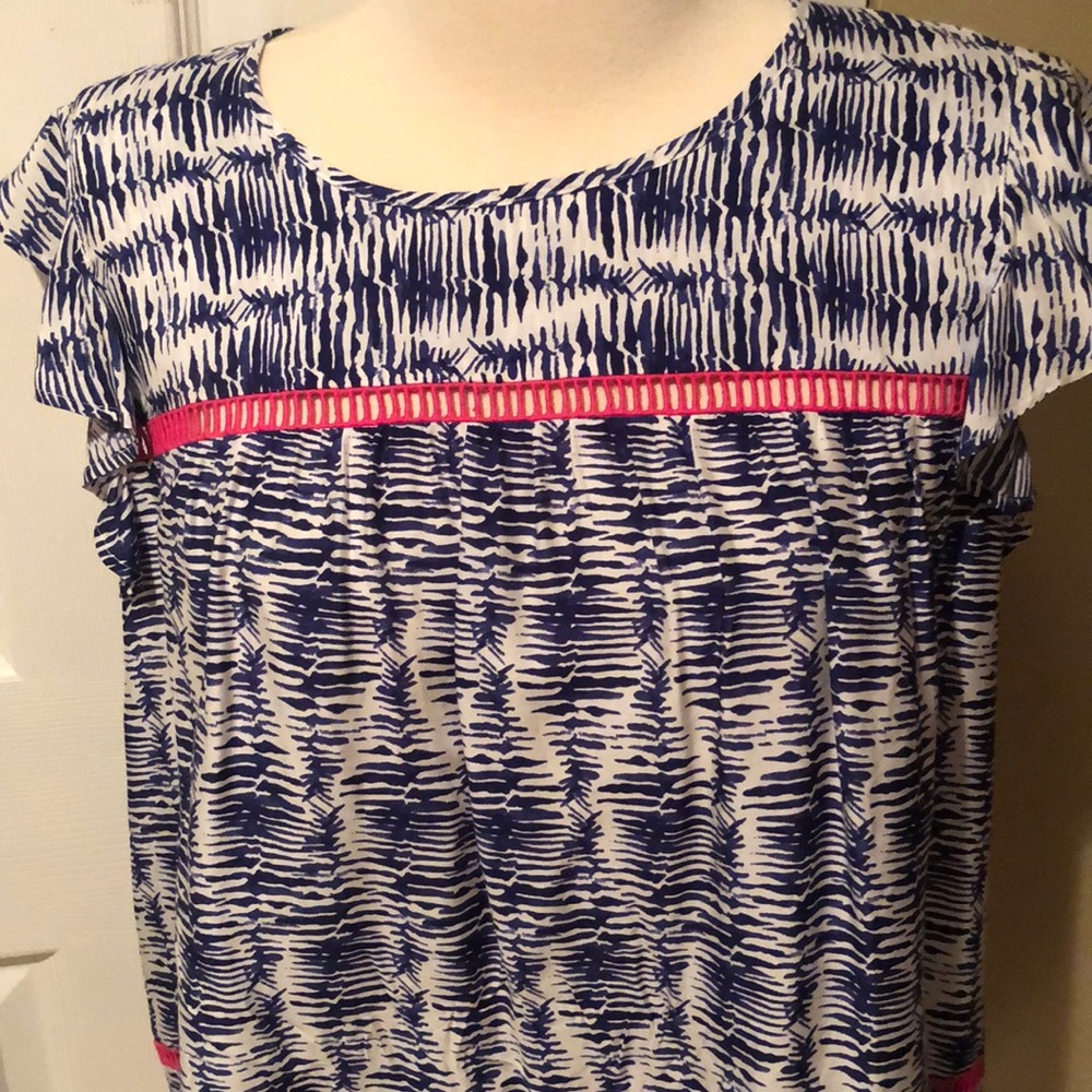 Vineyard Vines Blue and White Blouse with Pink Accents